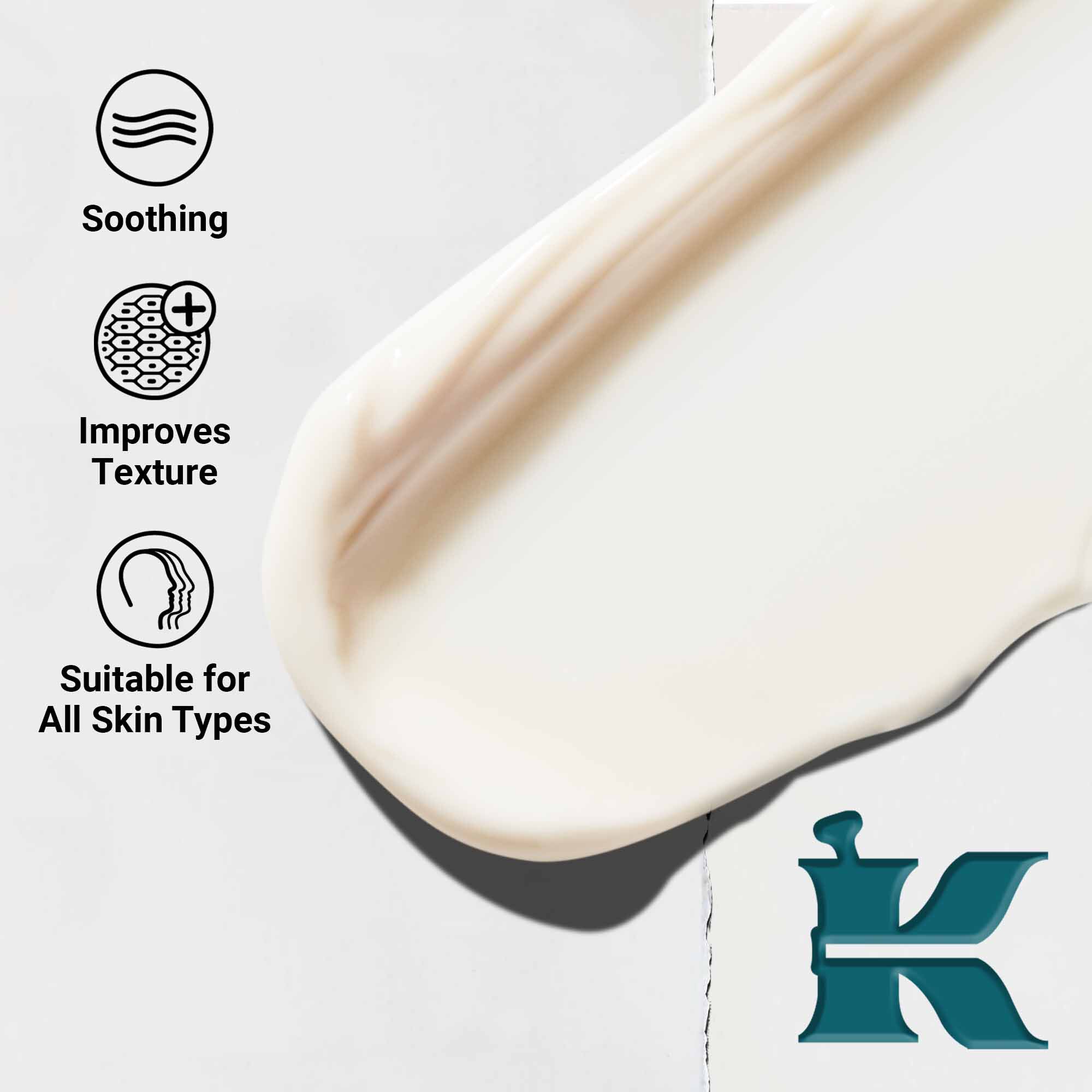 Krupni plan teksture Kiehl's Close Shavers Squadron Smooth Glider Precision Shave Lotion. Tekst ističe svojstva zaglađivanja i poboljšanja teksture, prikladno za sve tipove kože.