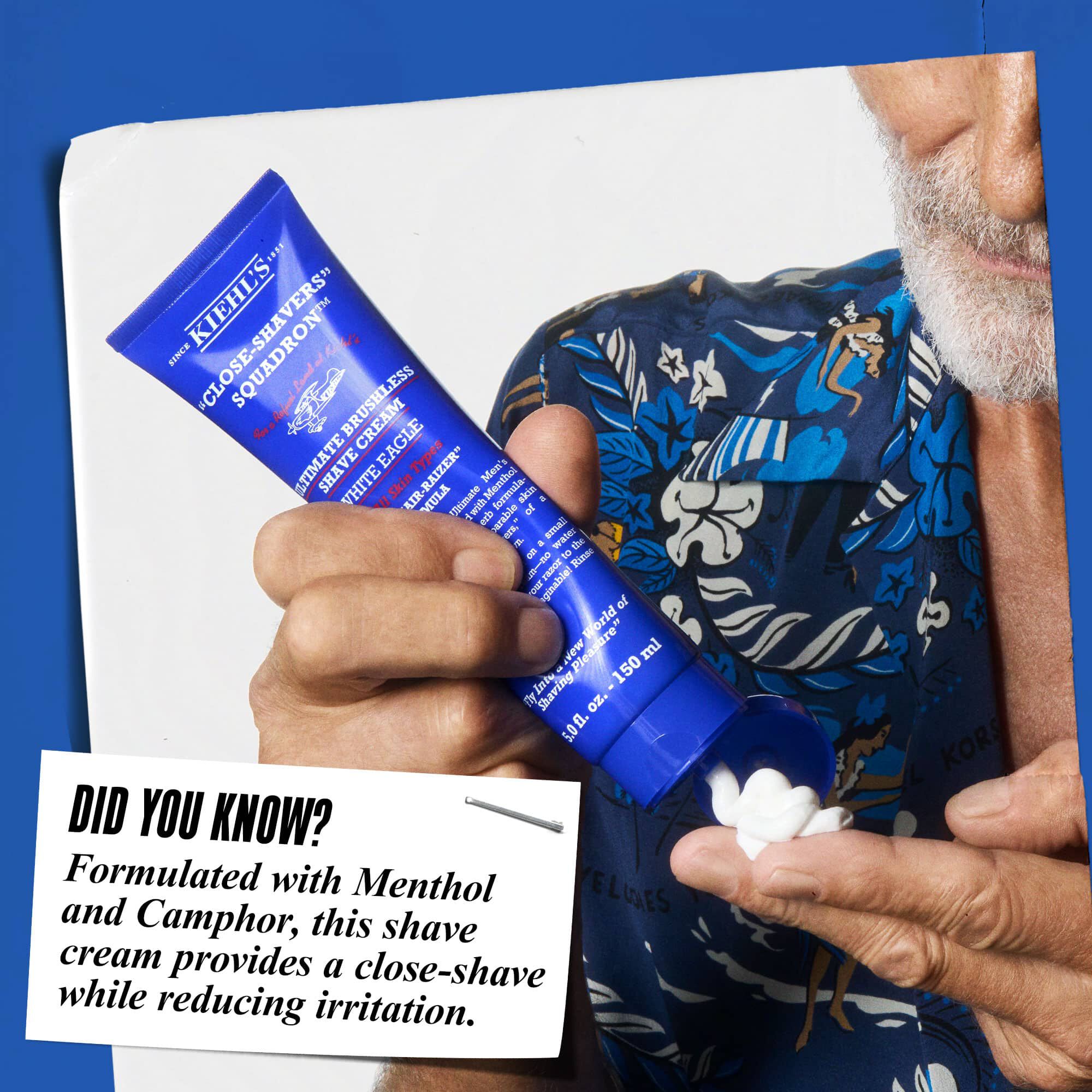 Ruka nanosi Ultimate Brushless Shave Cream White Eagle. Tekst glasi: „Jeste li znali? Formulirana s mentolom i kamforom, ova krema za brijanje pruža temeljito brijanje uz smanjenje iritacije.”