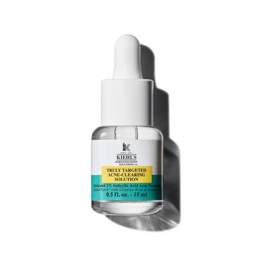Bočica od 15 ml Kiehl's Truly-Targeted Blemish-Clearing Solution na bijeloj pozadini.