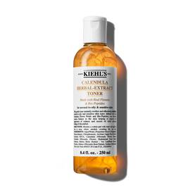 Bočica od 250 ml Kiehl's Calendula Herbal-Extract tonera s prozirnom tekućinom i zlatnom nijansom.
