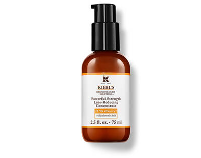 Sredstvo za smanjenje bora s vitaminom C i hijaluronskom kiselinom u pakiranju od 75 ml.