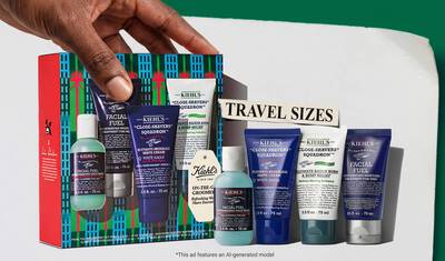 Kiehl's blagdanski poklon set putnih pakiranja za muškarce koji sadrži gel za čišćenje, kremu za brijanje, tretman i hidratantnu kremu; promotivni elementi ističu "putne veličine" i vrijednost